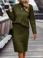 Claire™ | Conjunto de punto: jersey de cuello alto y falda midi
