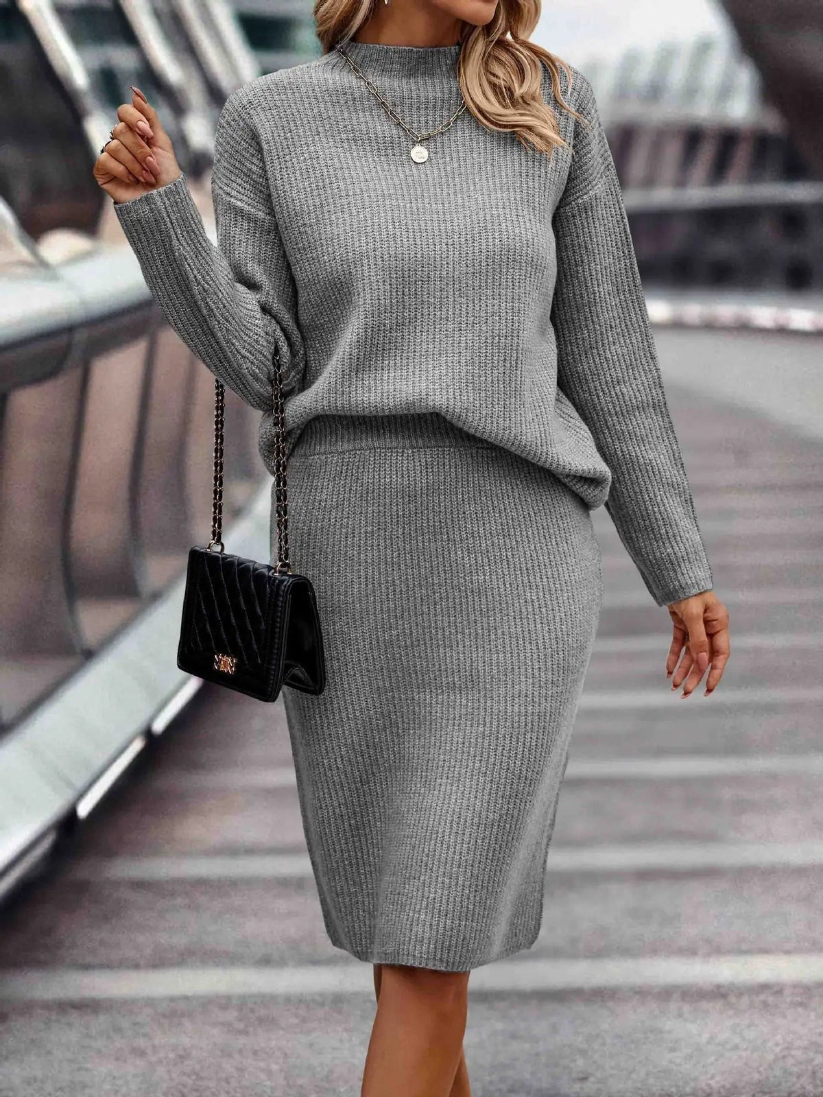 Claire™ | Conjunto de punto: jersey de cuello alto y falda midi