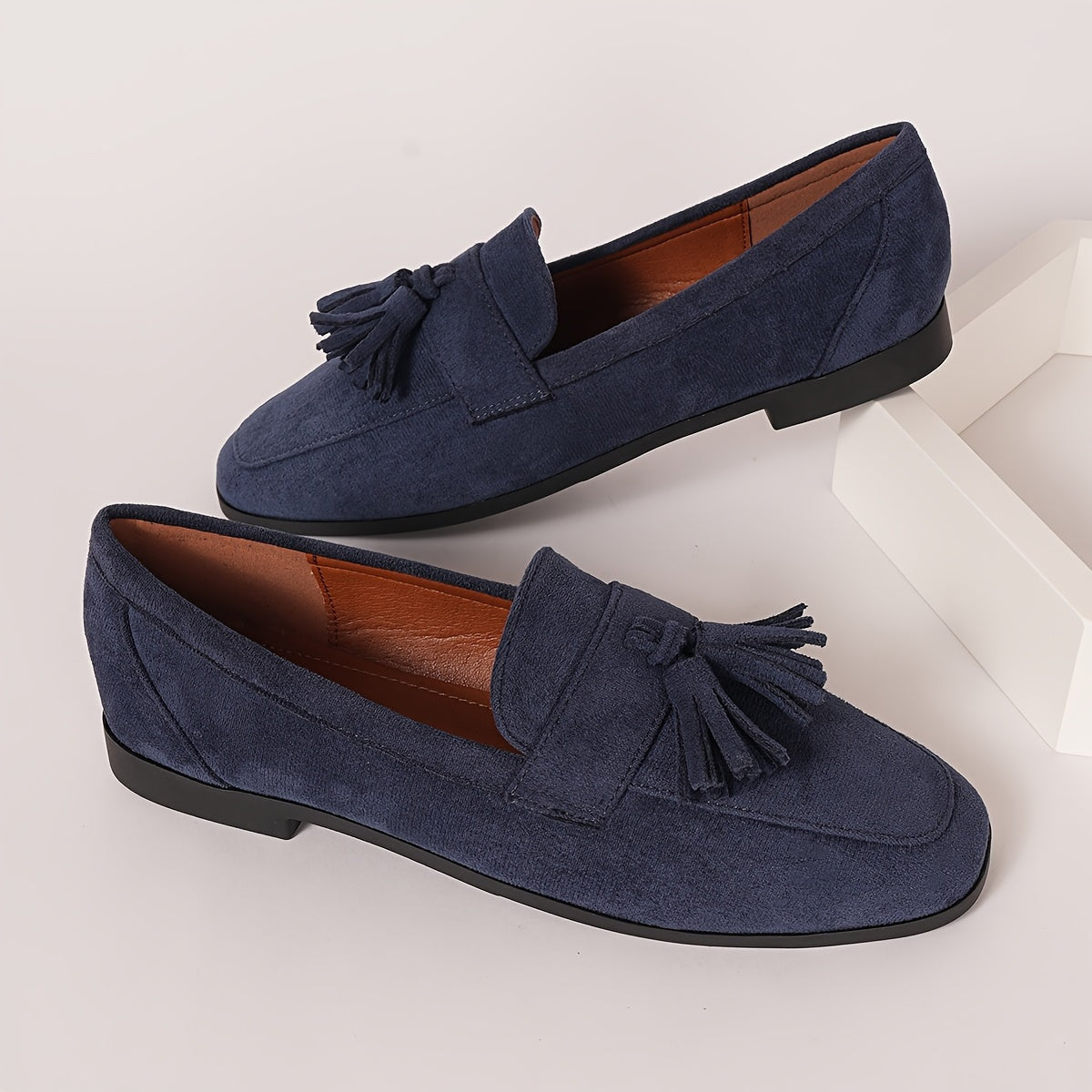 Evelyn™ | Mocasines planos de ante con borlas
