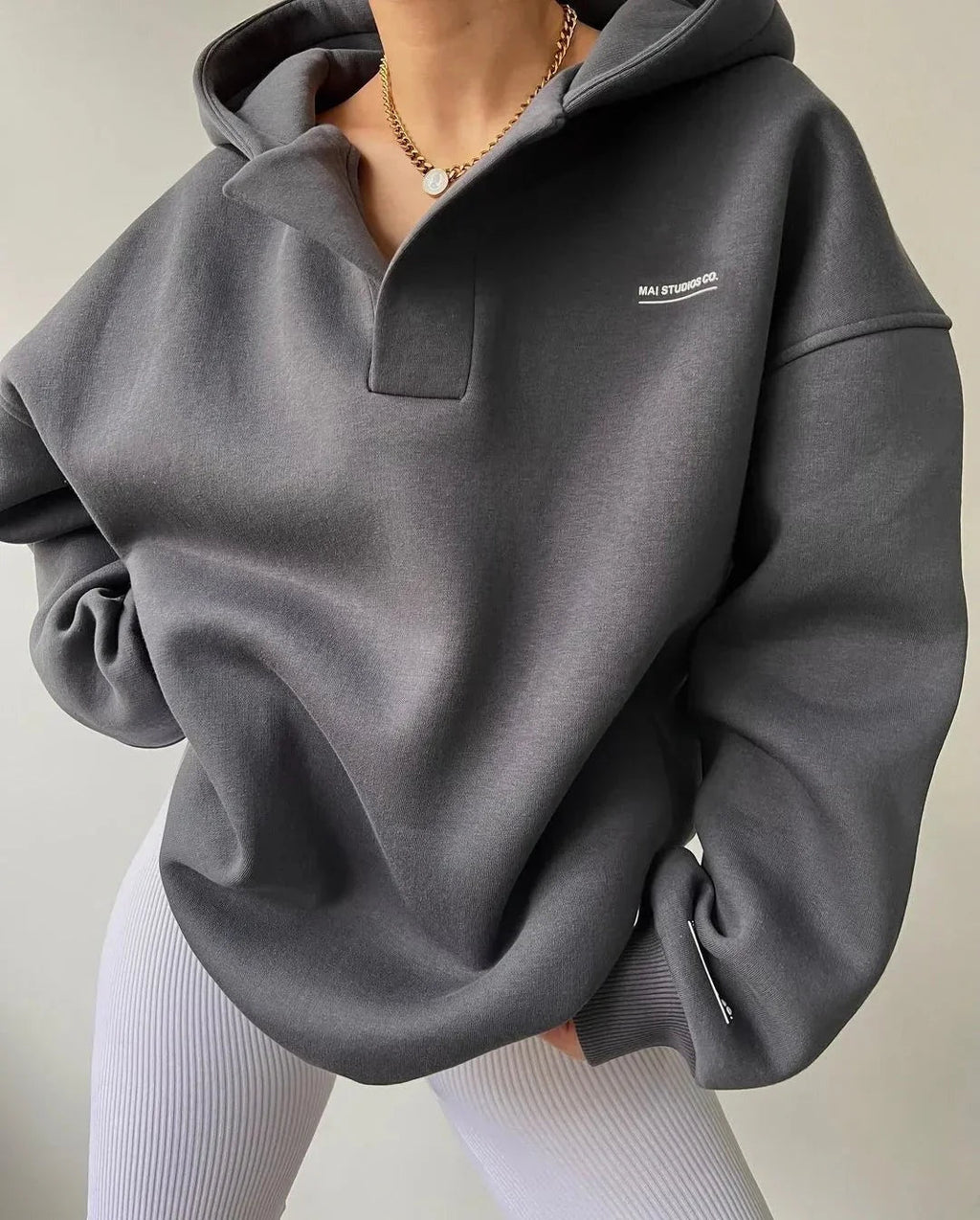 Evelyn™ | Sudadera oversize con capucha y escote en V