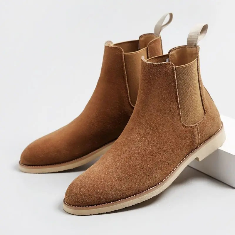 Theodore™ | Botas Chelsea de ante con elástico lateral