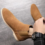 Theodore™ | Botas Chelsea de ante con elástico lateral