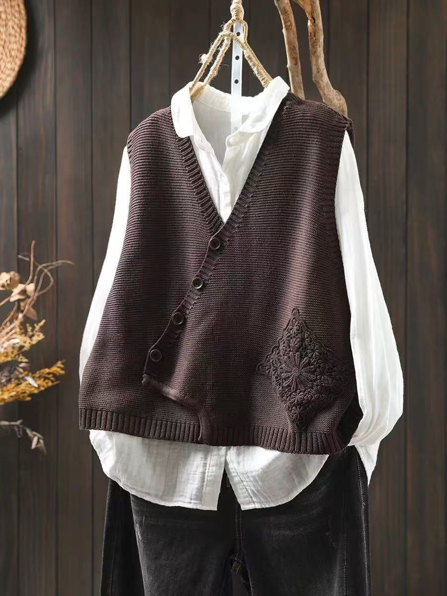 Avery™ | Chaleco de punto bordado con cuello pico y botones