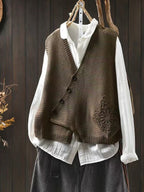 Avery™ | Chaleco de punto bordado con cuello pico y botones