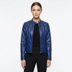 Adriana™ | Chaqueta motera de piel entallada con cuello mao