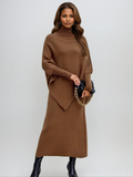 Aurora™ | Conjunto de punto con poncho de cuello alto y falda midi