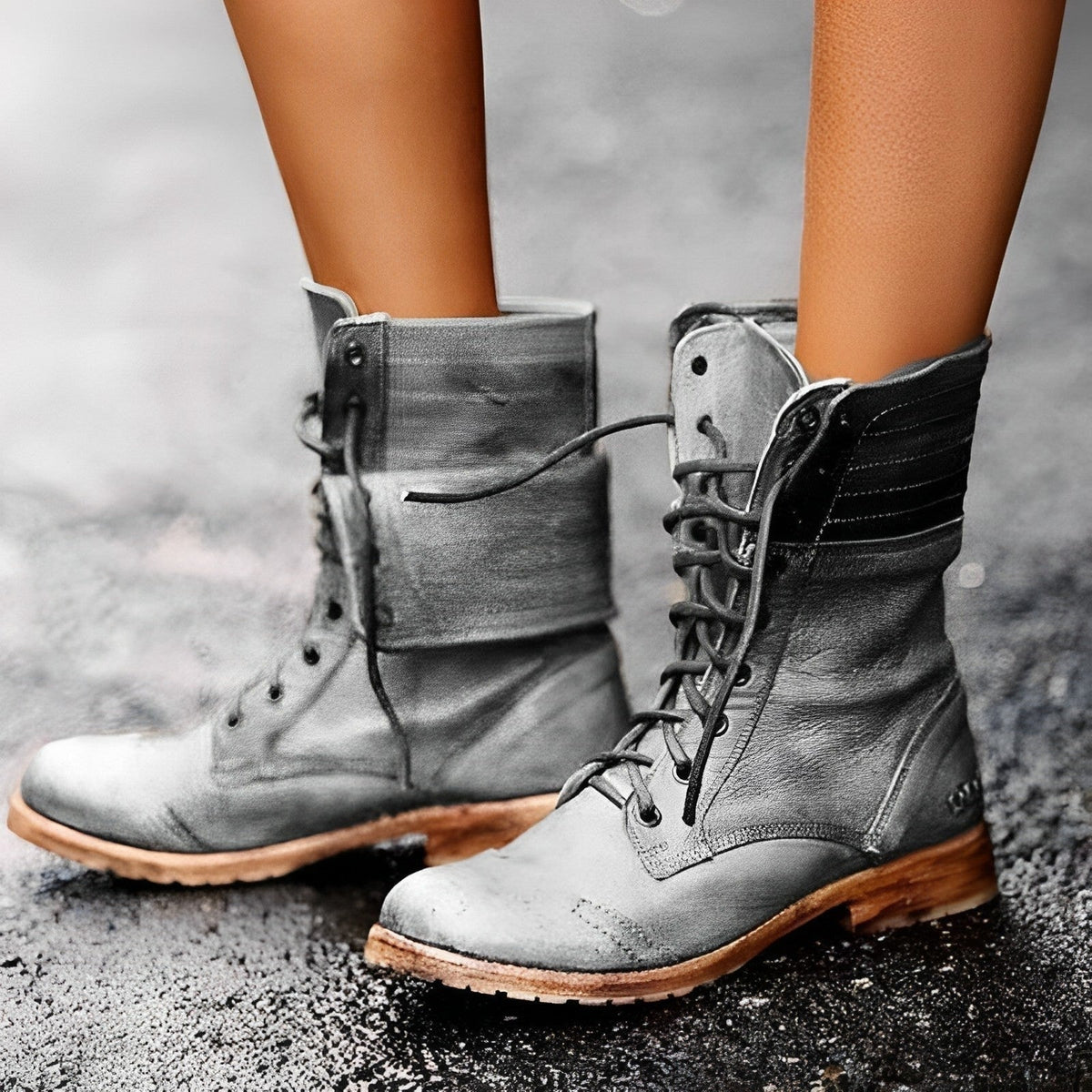 Leila™ | Botas militares de piel con cordones de media caña