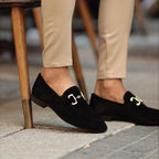 Liam™ | Mocasines de ante con hebilla dorada