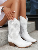 Diana™ | Botas camperas caladas de caña media con cremallera