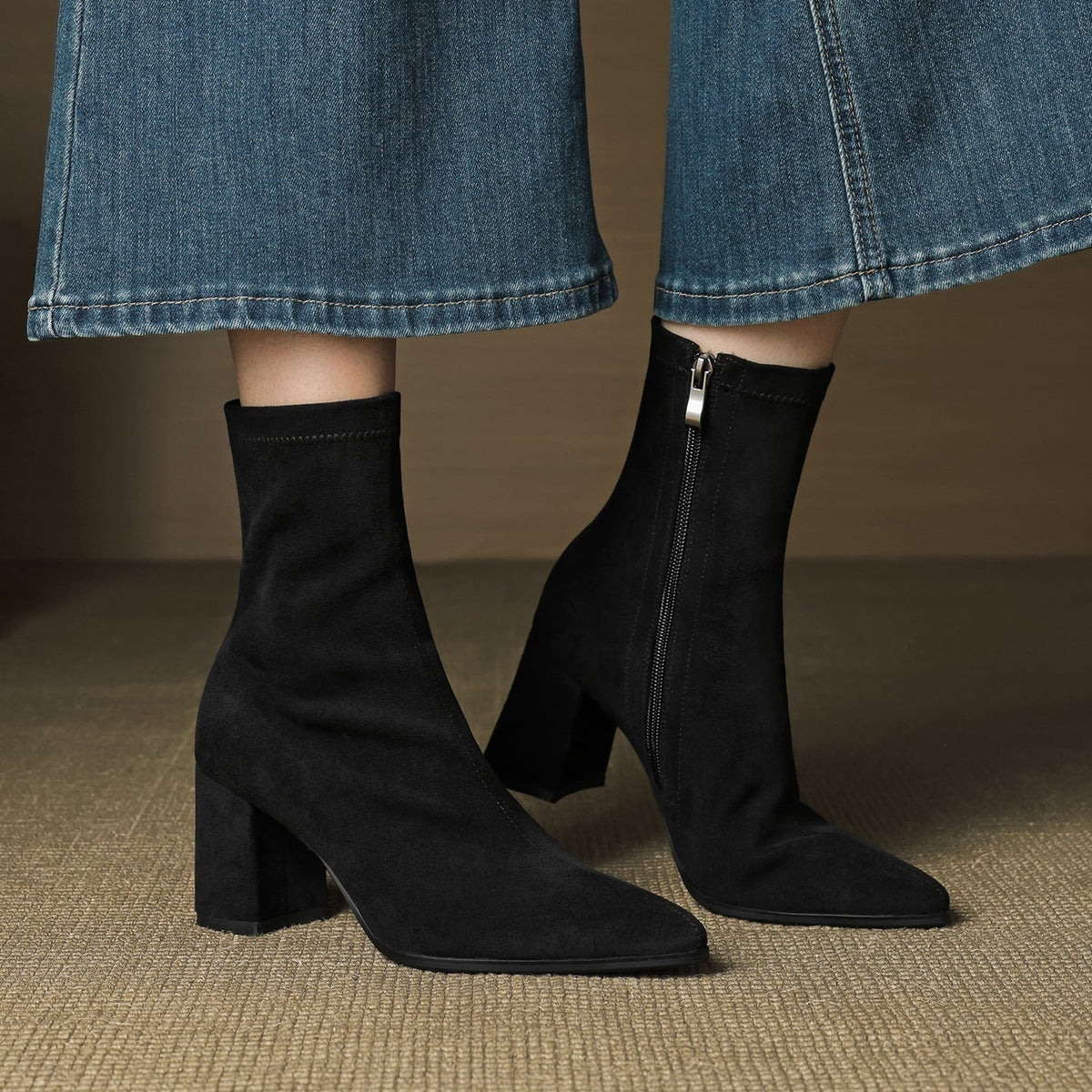 Fiona™ | Botines de ante con tacón ancho y cremallera lateral