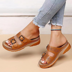 Abigail™ | Sandalias de cuña con doble hebilla y punta abierta