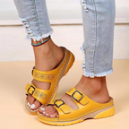 Abigail™ | Sandalias de cuña con doble hebilla y punta abierta