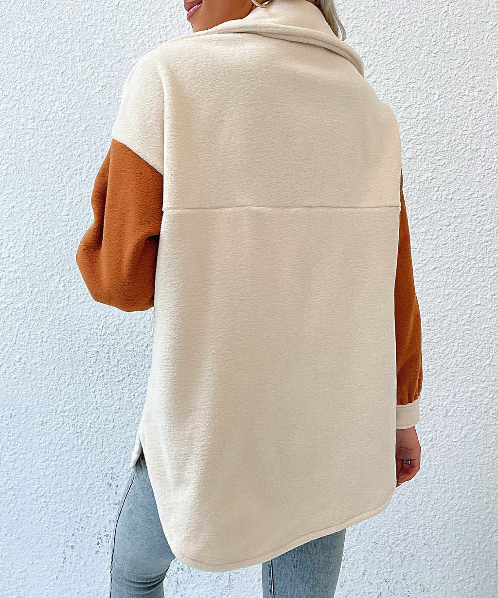 Hannah™ | Chaqueta de borreguito bicolor con bolsillos