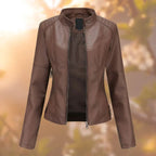 Thea™ | Chaqueta motera slim fit de polipiel con cuello mao