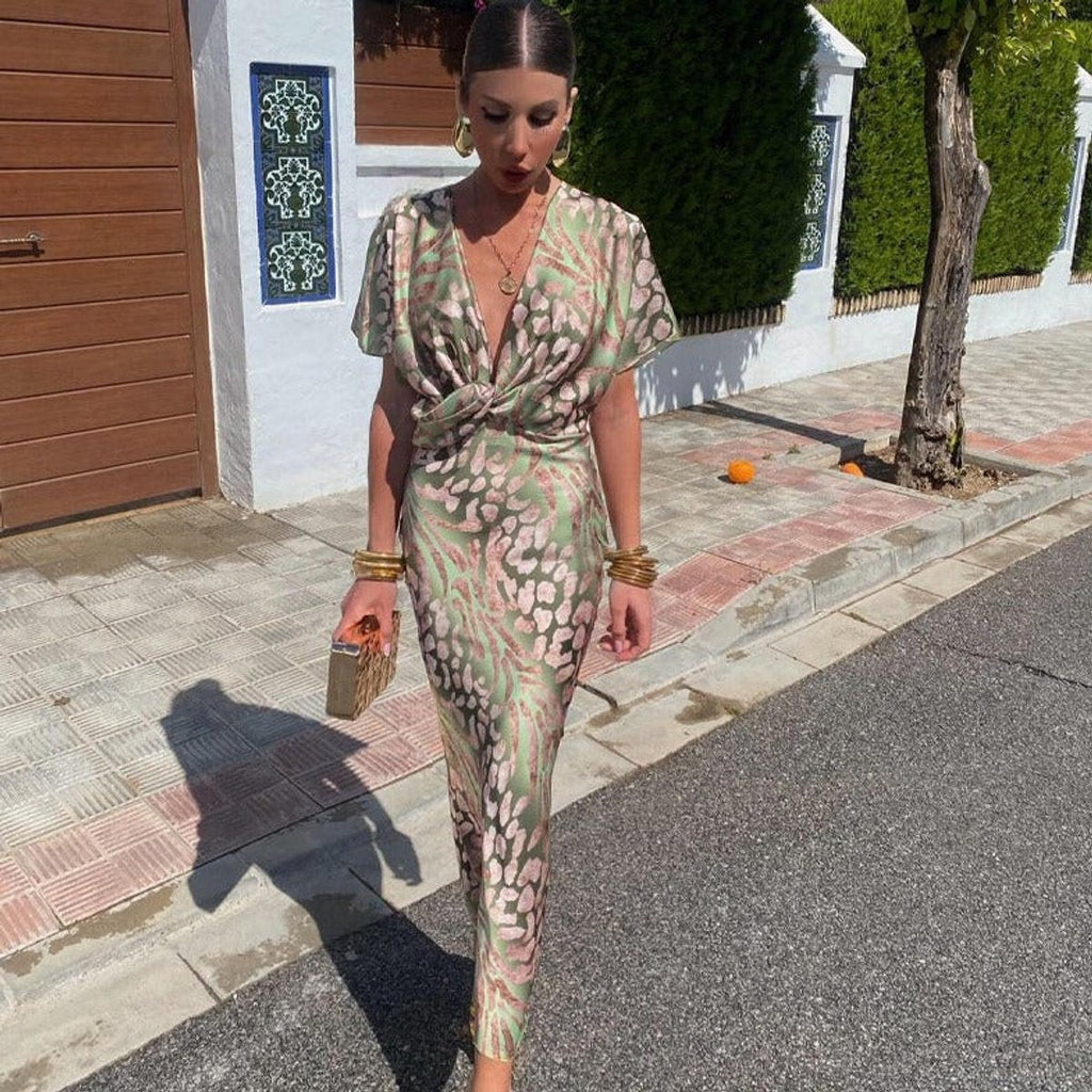 Alexandra™ | Vestido de fiesta animal print con escote de pico y nudo