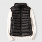 Cecilia™ | Chaleco acolchado ligero con cuello alto y cremallera