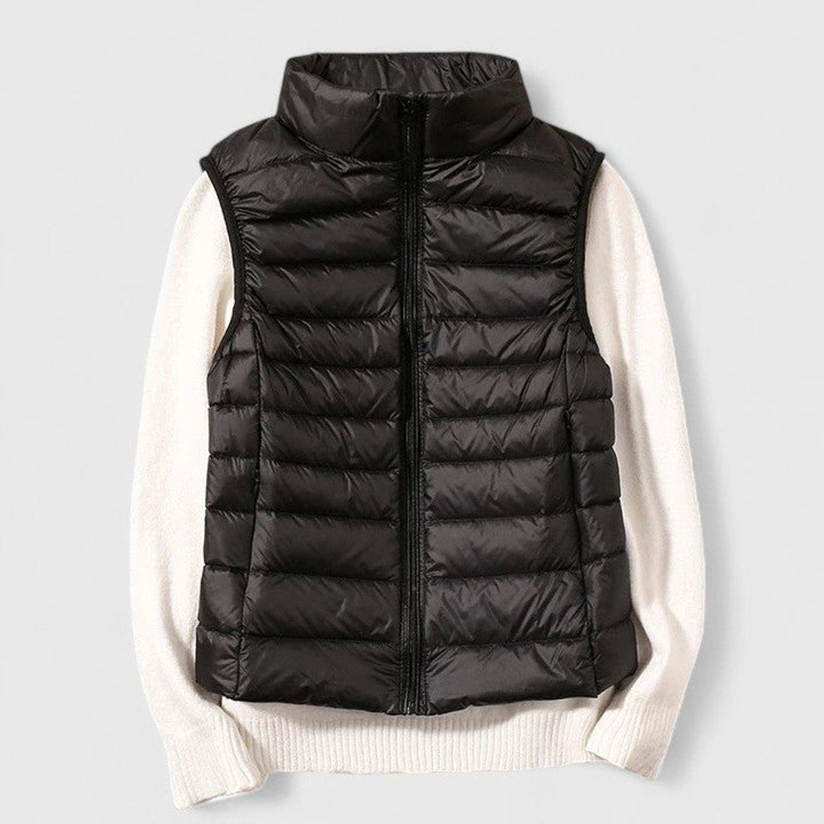 Cecilia™ | Chaleco acolchado ligero con cuello alto y cremallera