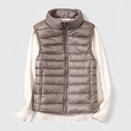 Cecilia™ | Chaleco acolchado ligero con cuello alto y cremallera
