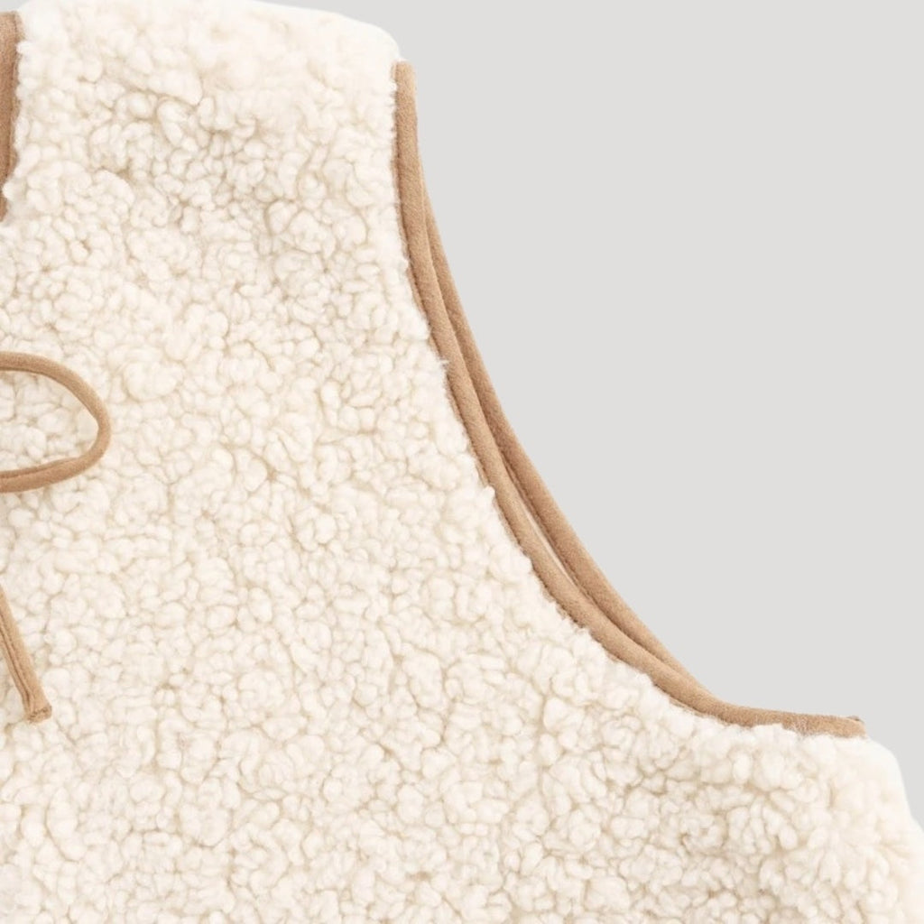 Madison™ | Chaleco sherpa con lazos delanteros