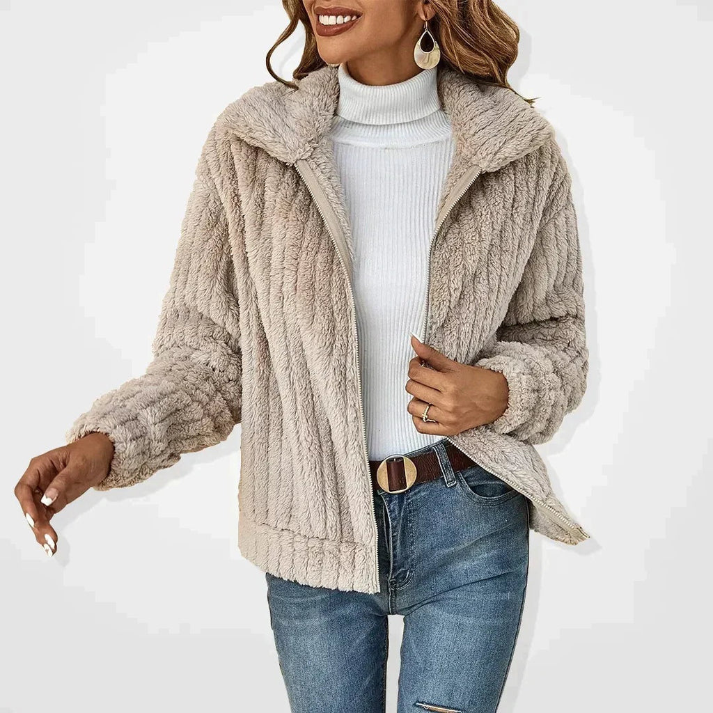 Lucy™ | Chaqueta polar con cremallera y cuello solapa