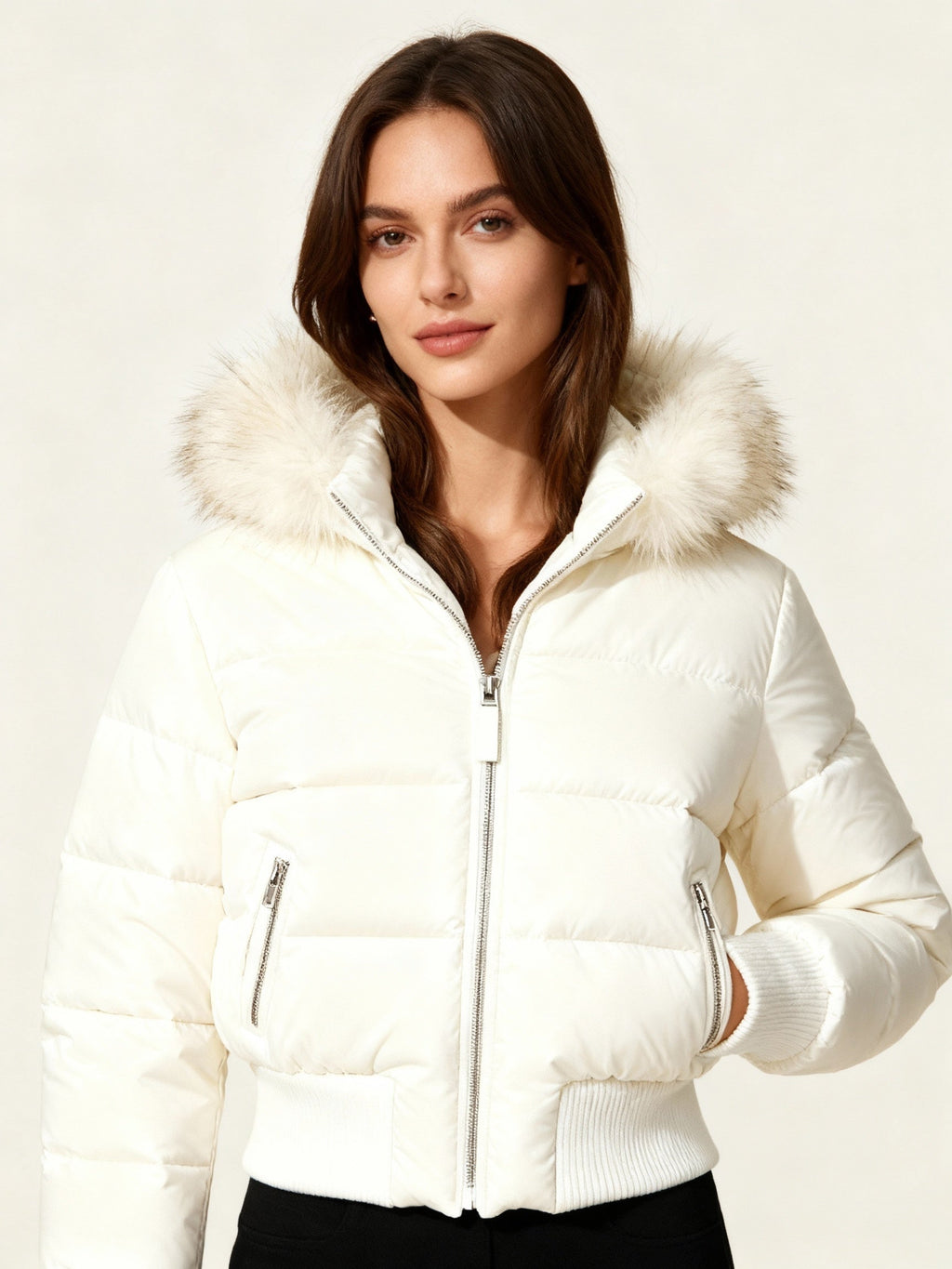 Ashley™ | Chaqueta acolchada con capucha de pelo sintético