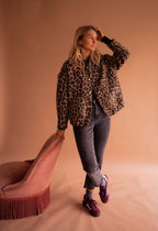 Amy™ | Chaqueta acolchada oversize de leopardo con botones