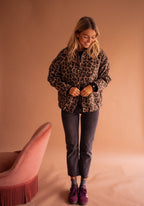 Amy™ | Chaqueta acolchada oversize de leopardo con botones