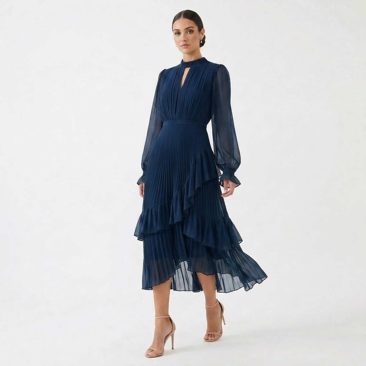 Gabriella™ | Vestido midi plisado con volantes y cuello alto