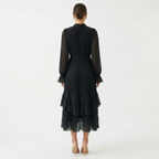 Gabriella™ | Vestido midi plisado con volantes y cuello alto