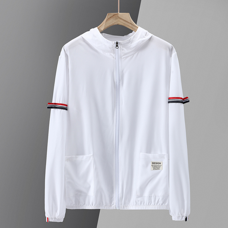 Travis™ | Chaqueta varsity con capucha y rayas en las mangas