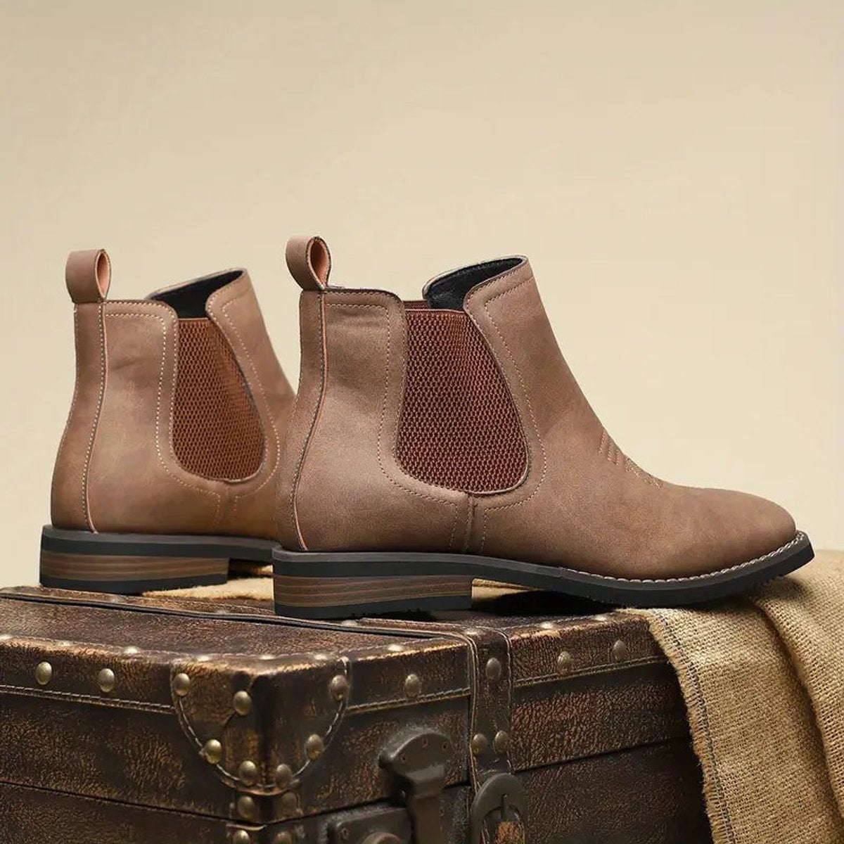 Connor™ | Botas Chelsea de piel sintética con suela de tacón