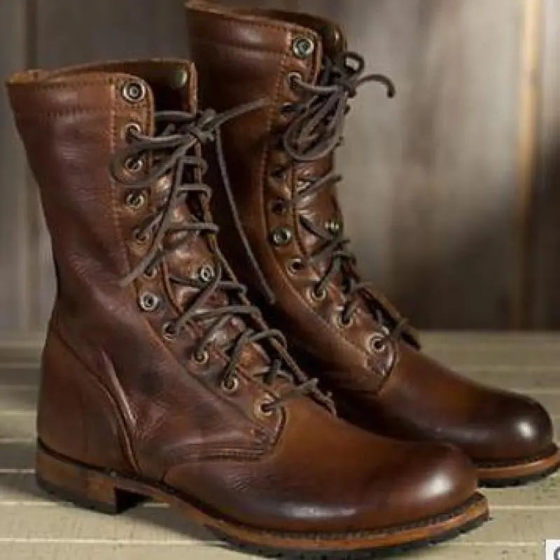 Addison™ | Botas militares de piel con cordones a media caña