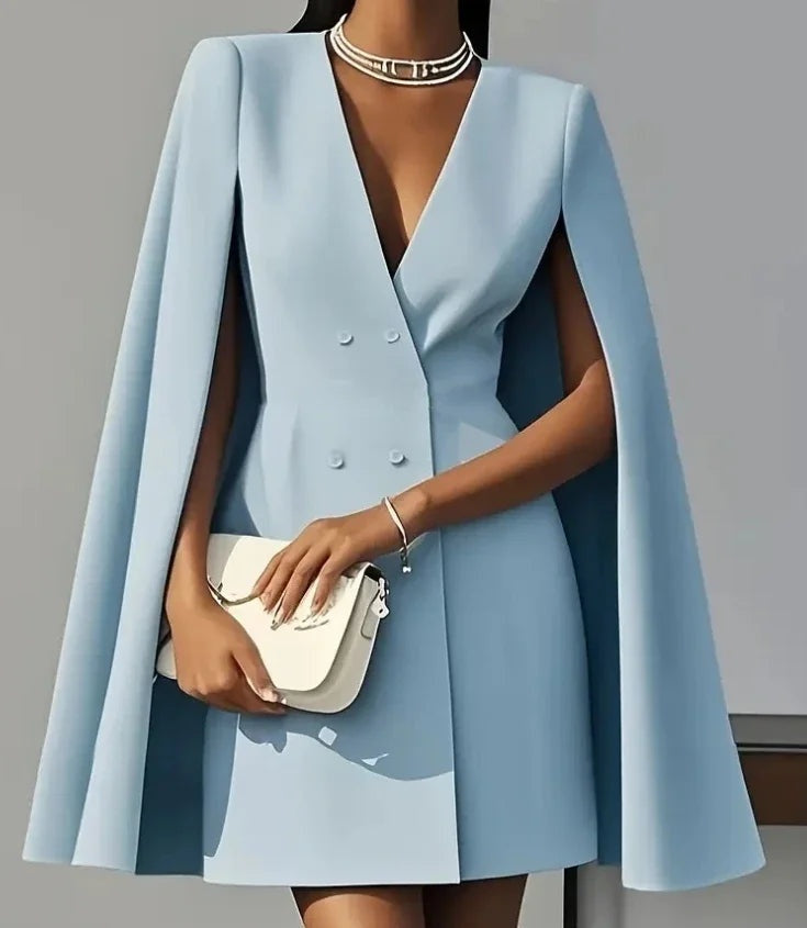 Phoebe™ | Vestido blazer corto con mangas capa y doble botonadura