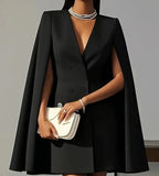 Phoebe™ | Vestido blazer corto con mangas capa y doble botonadura