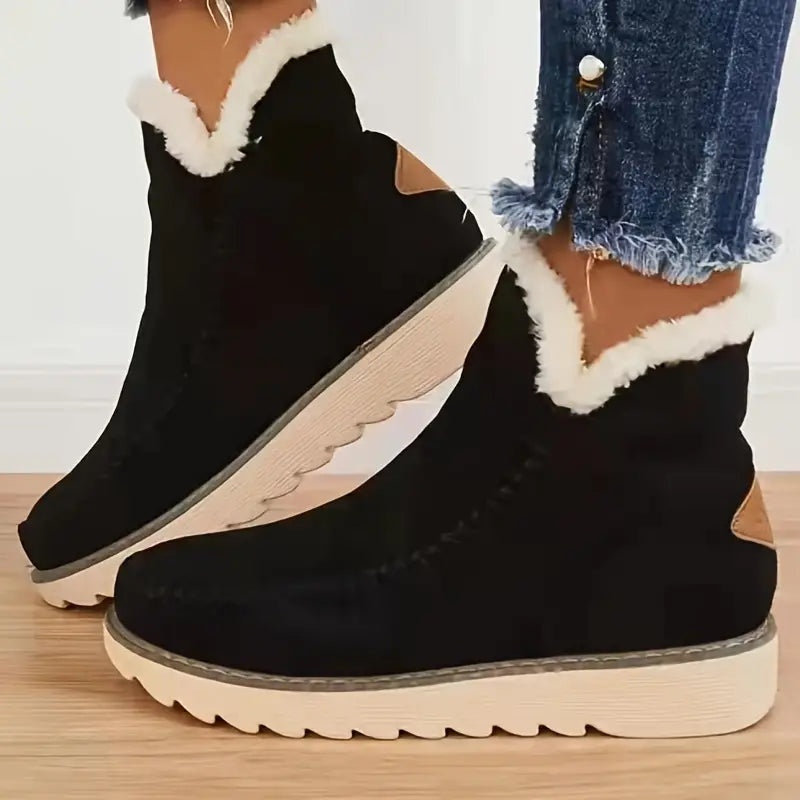 Alexa™ | Botas de invierno de ante con plataforma y forro de pelo