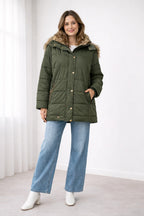 Melody™ | Abrigo acolchado oversize con capucha de pelo sintético