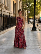 Layla™ | Vestido largo de madrina drapeado con estampado abstracto
