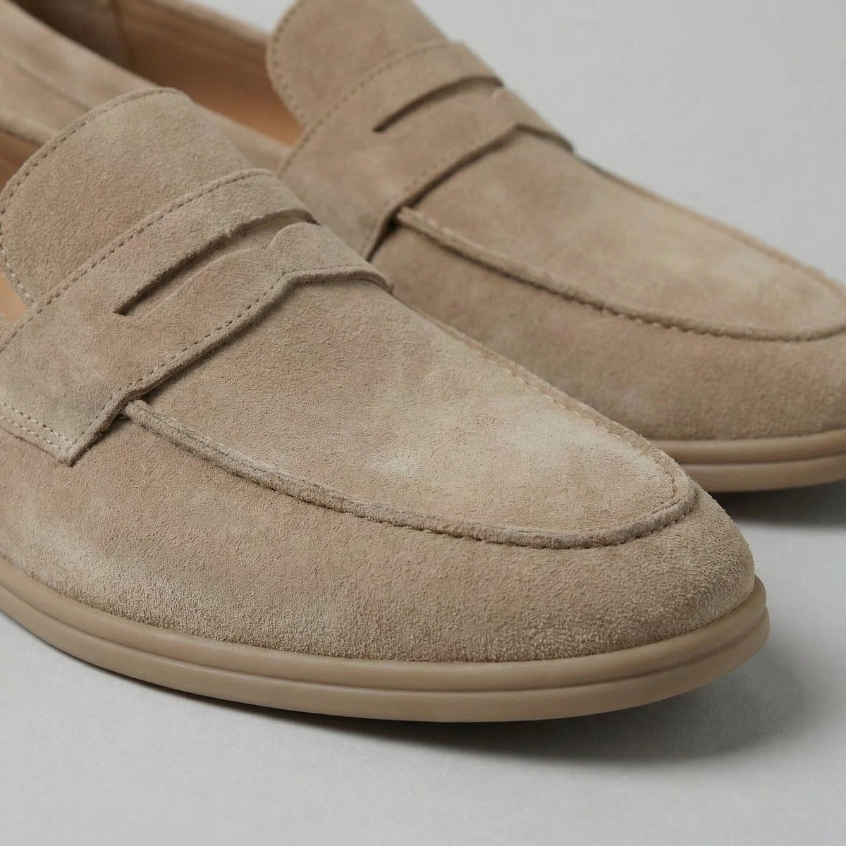 Dylan™ | Mocasines de ante con suela ligera