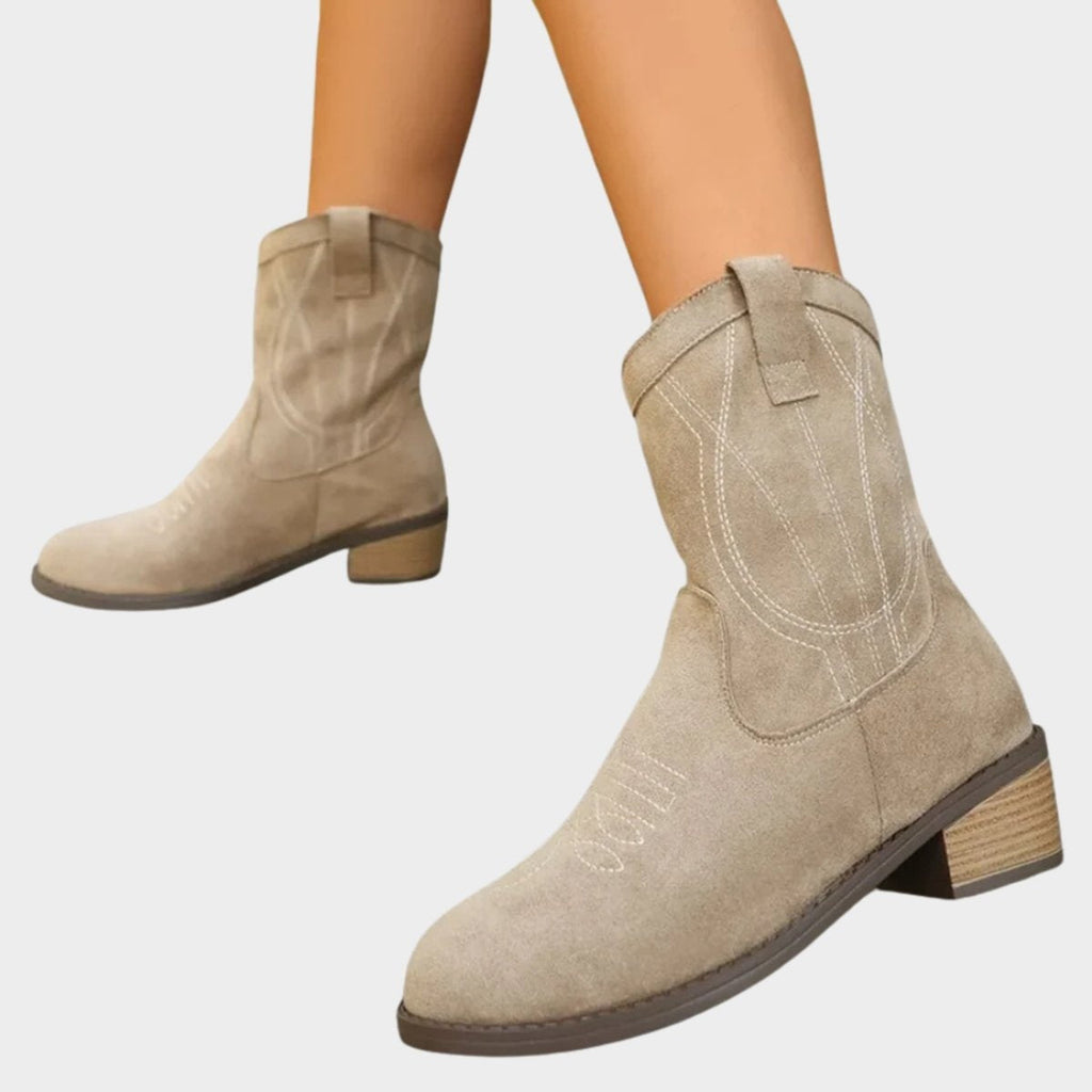Vanessa™ | Botines camperos de ante con bordados y tacón ancho