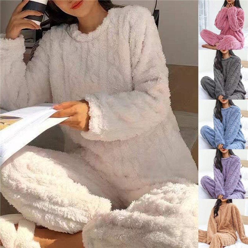 Hailey™ | Pijama de forro polar con cuello redondo