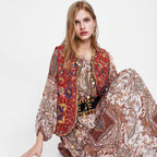 Abigail™ | Chaleco largo boho con estampado paisley y cuello de pico