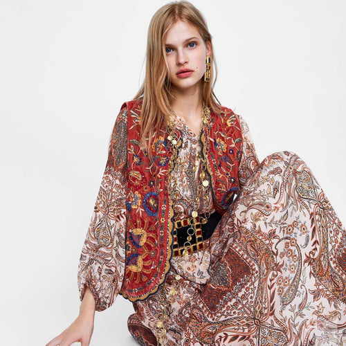 Abigail™ | Chaleco largo boho con estampado paisley y cuello de pico