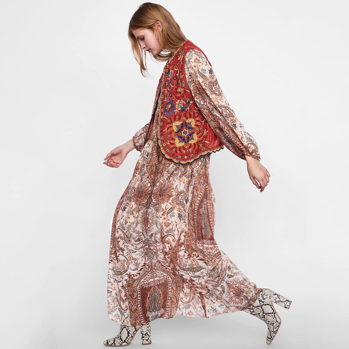 Abigail™ | Chaleco largo boho con estampado paisley y cuello de pico