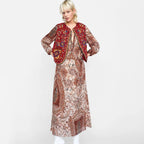 Abigail™ | Chaleco largo boho con estampado paisley y cuello de pico