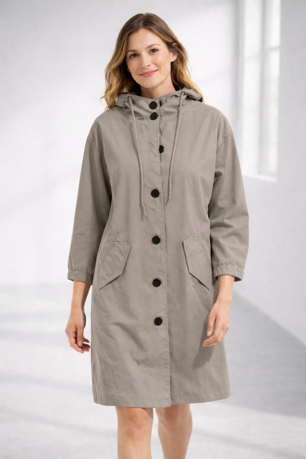 Isla™ | Chaqueta ligera con capucha y manga tres cuartos