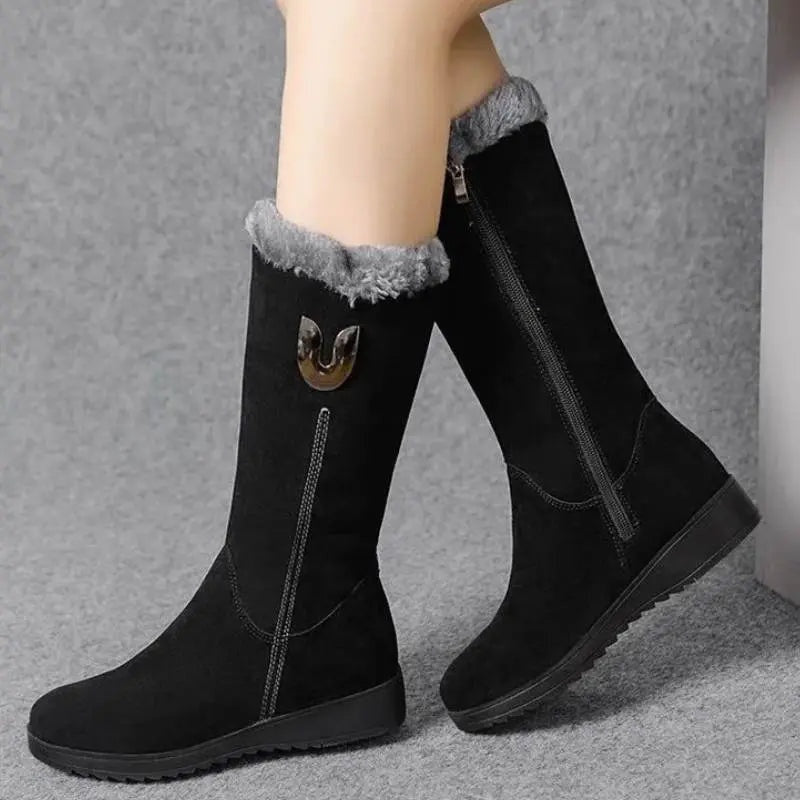 Whitney™ | Botas planas de ante con forro interior y caña media
