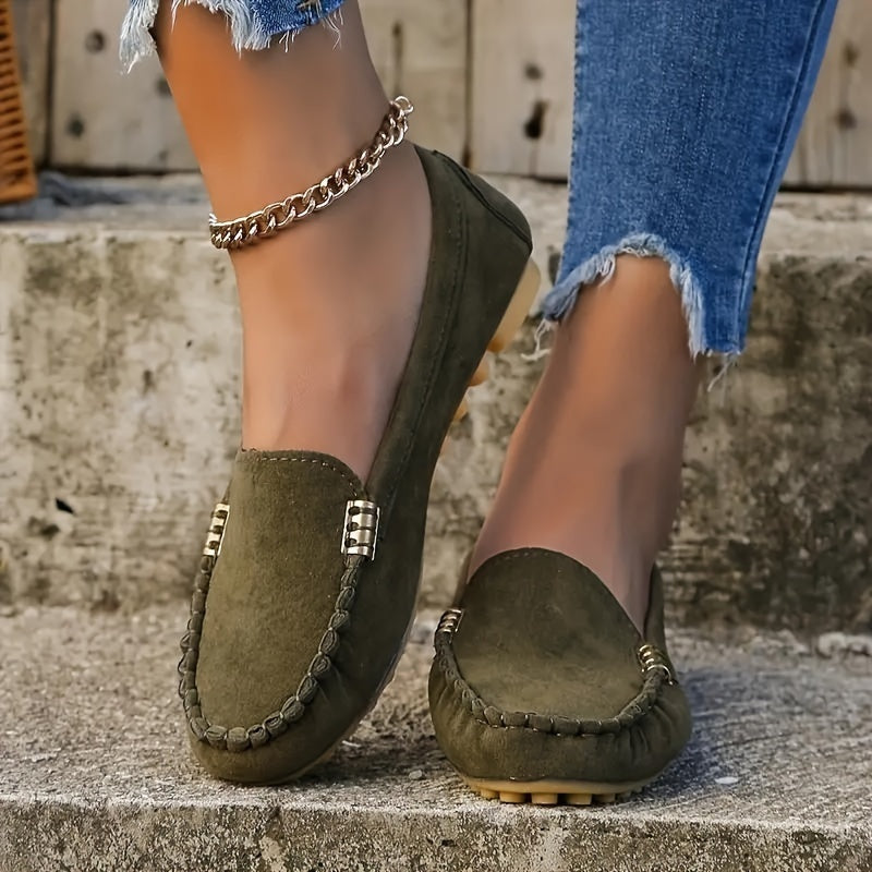 Julia™ | Mocasines planos de ante con detalle metálico