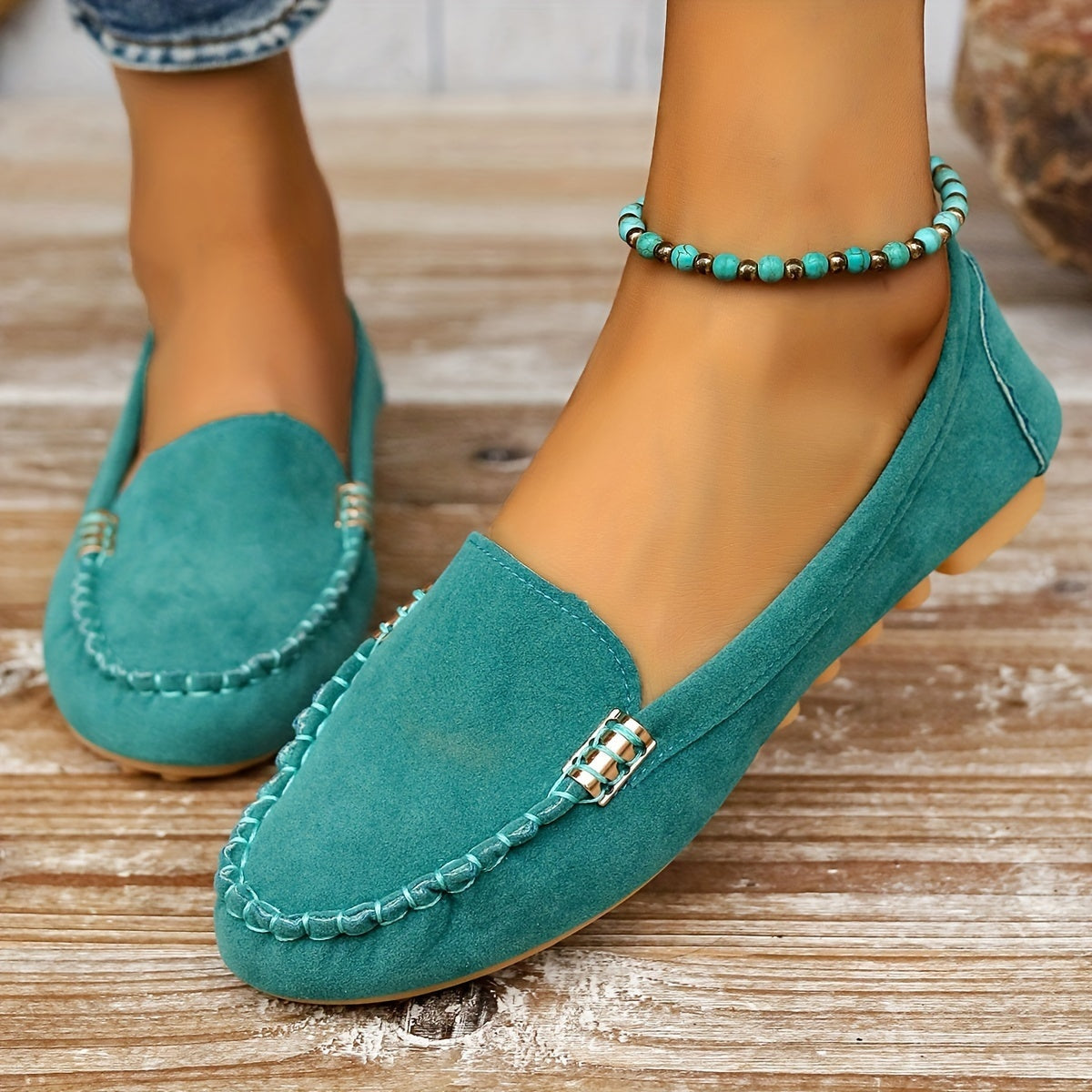 Julia™ | Mocasines planos de ante con detalle metálico