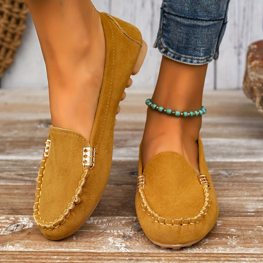 Julia™ | Mocasines planos de ante con detalle metálico