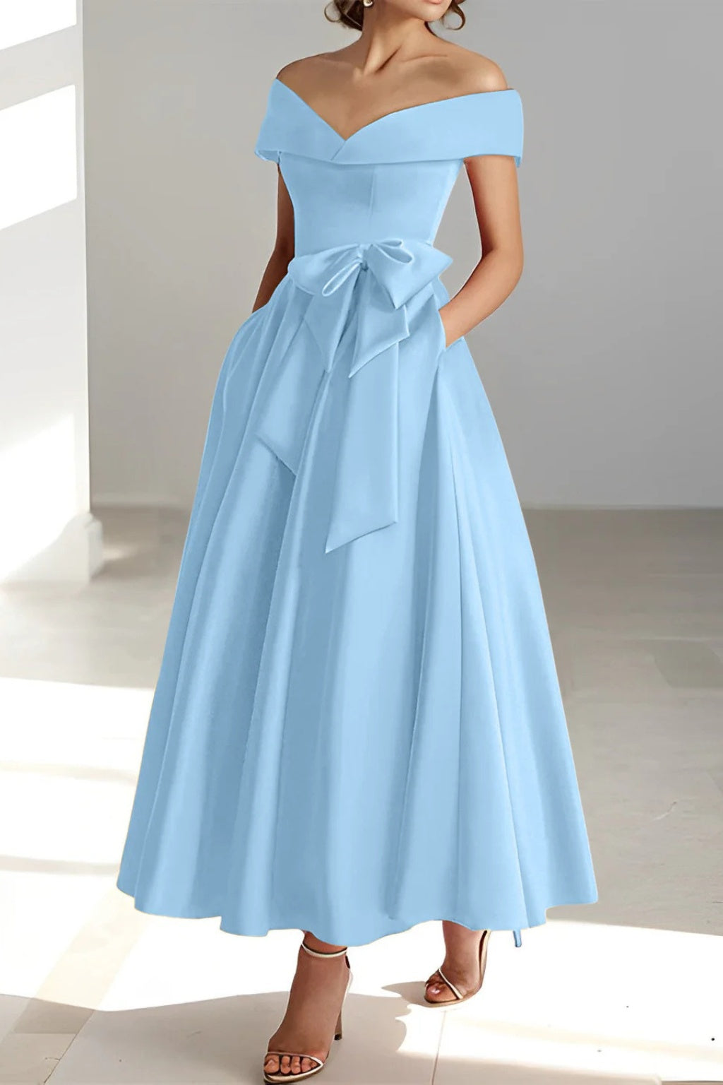 Bailey™ | Vestido midi de dama de honor con hombros descubiertos y cinturón